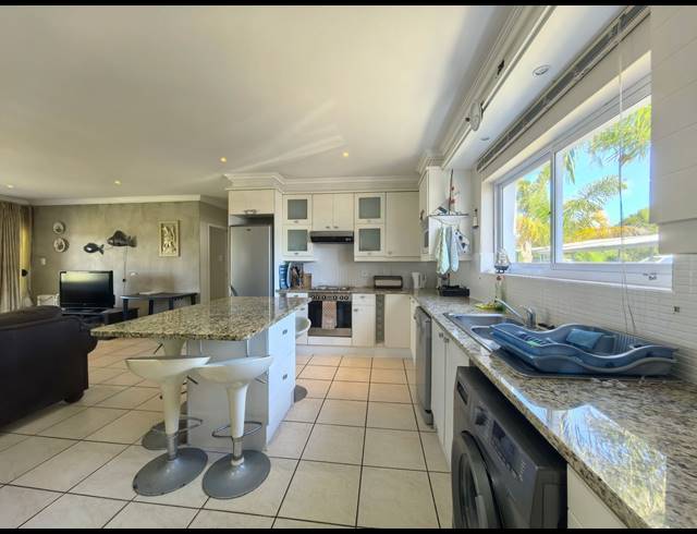 2 BEDROOM SECTIONAL TITLE FOR SALE IN MARINA MARTINIQUE
